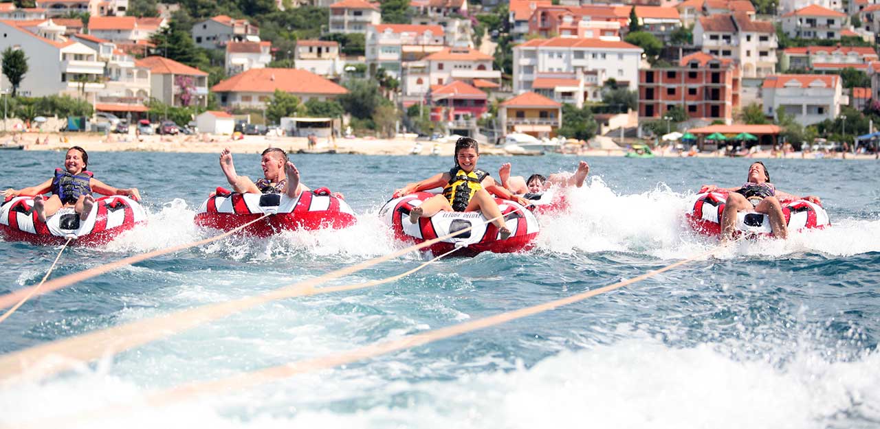 Riviera Okrug-Trogir - Aktivitäten am Strand